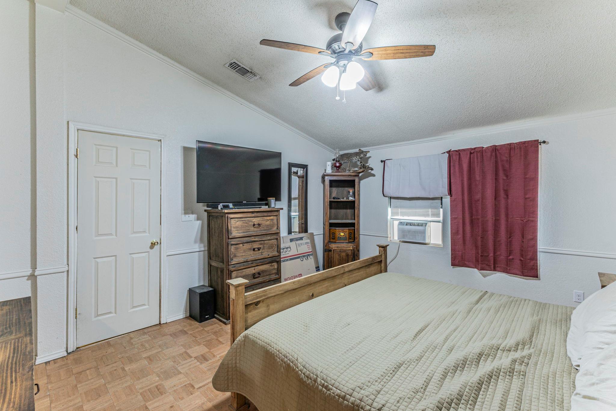 1767 Dowdy Rd, Seguin, TX 78155