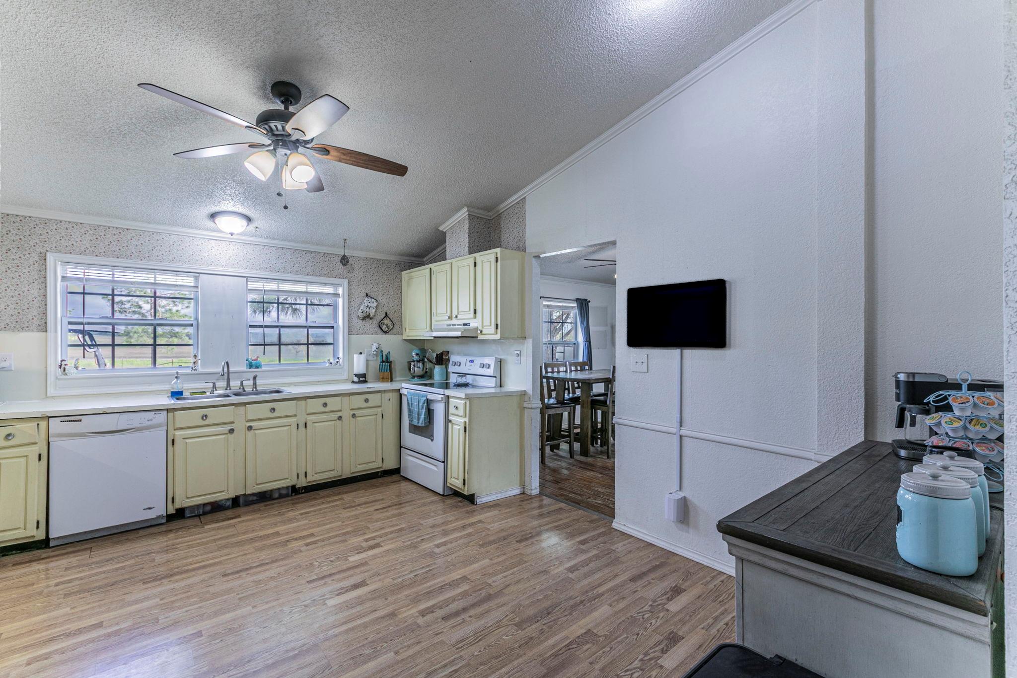 1767 Dowdy Rd, Seguin, TX 78155