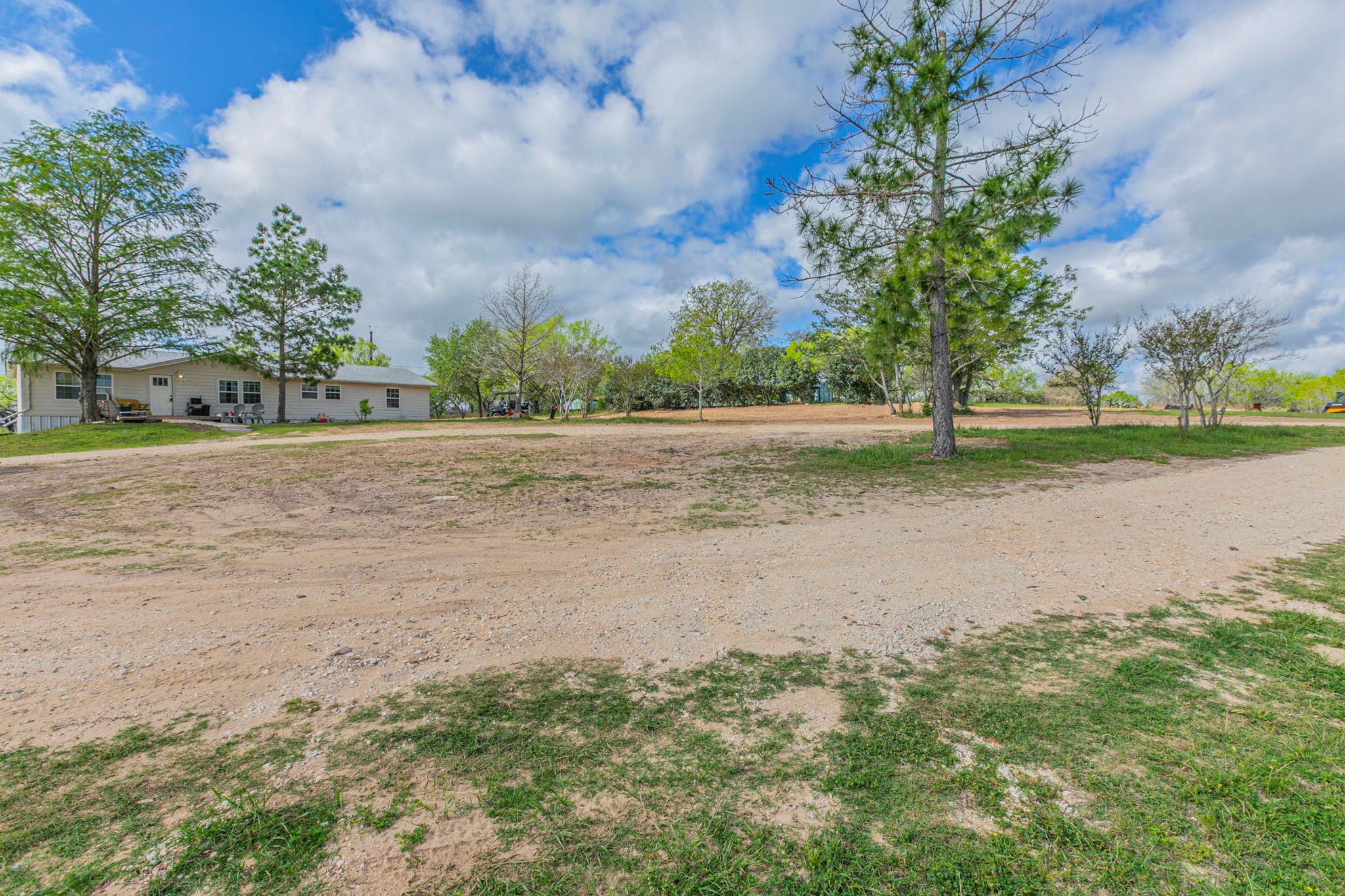 1767 Dowdy Rd, Seguin, TX 78155