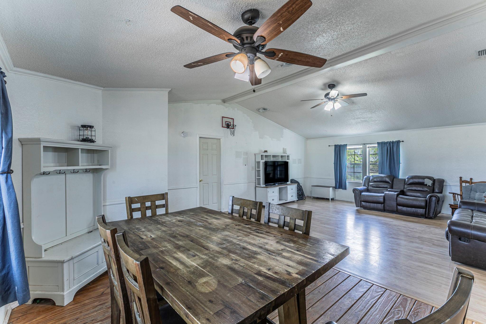 1767 Dowdy Rd, Seguin, TX 78155