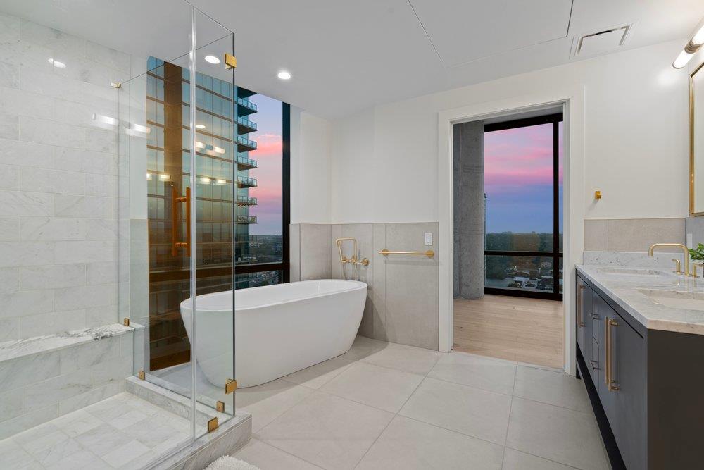 70 Rainey St # 1901, Austin, TX 78701