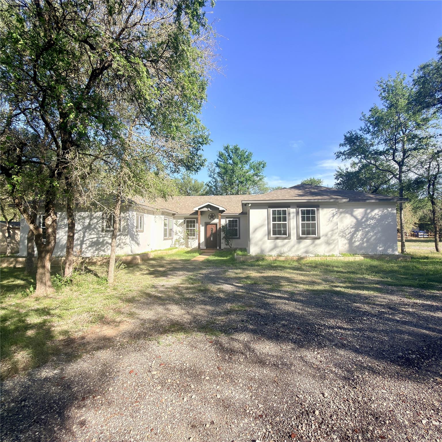 127 Comanche Trl # A, Elgin, TX 78621
