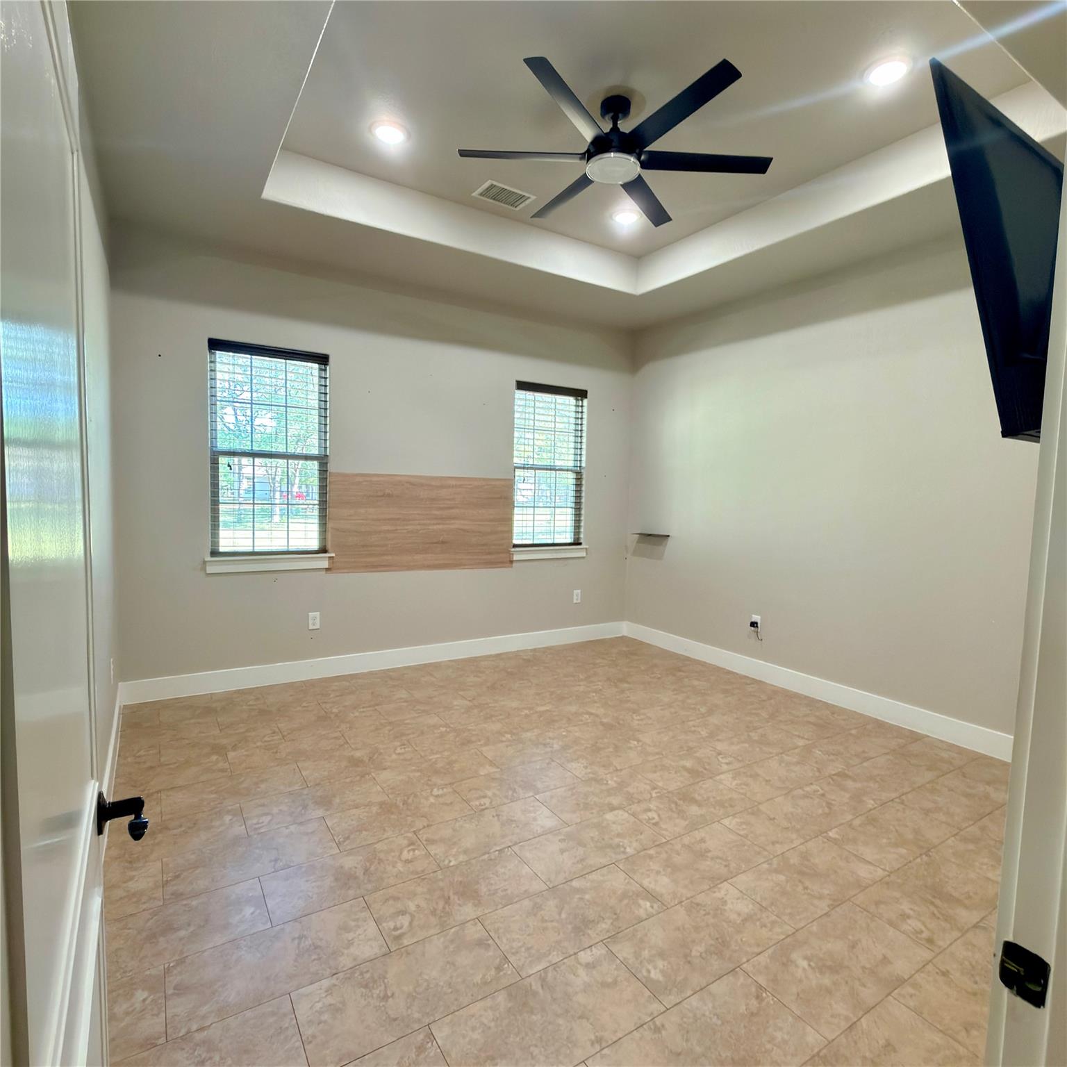 127 Comanche Trl # A, Elgin, TX 78621