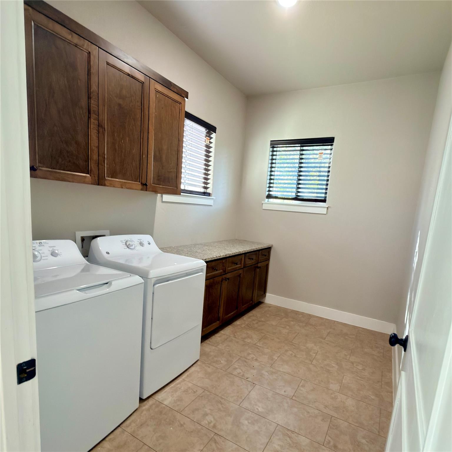 127 Comanche Trl # A, Elgin, TX 78621