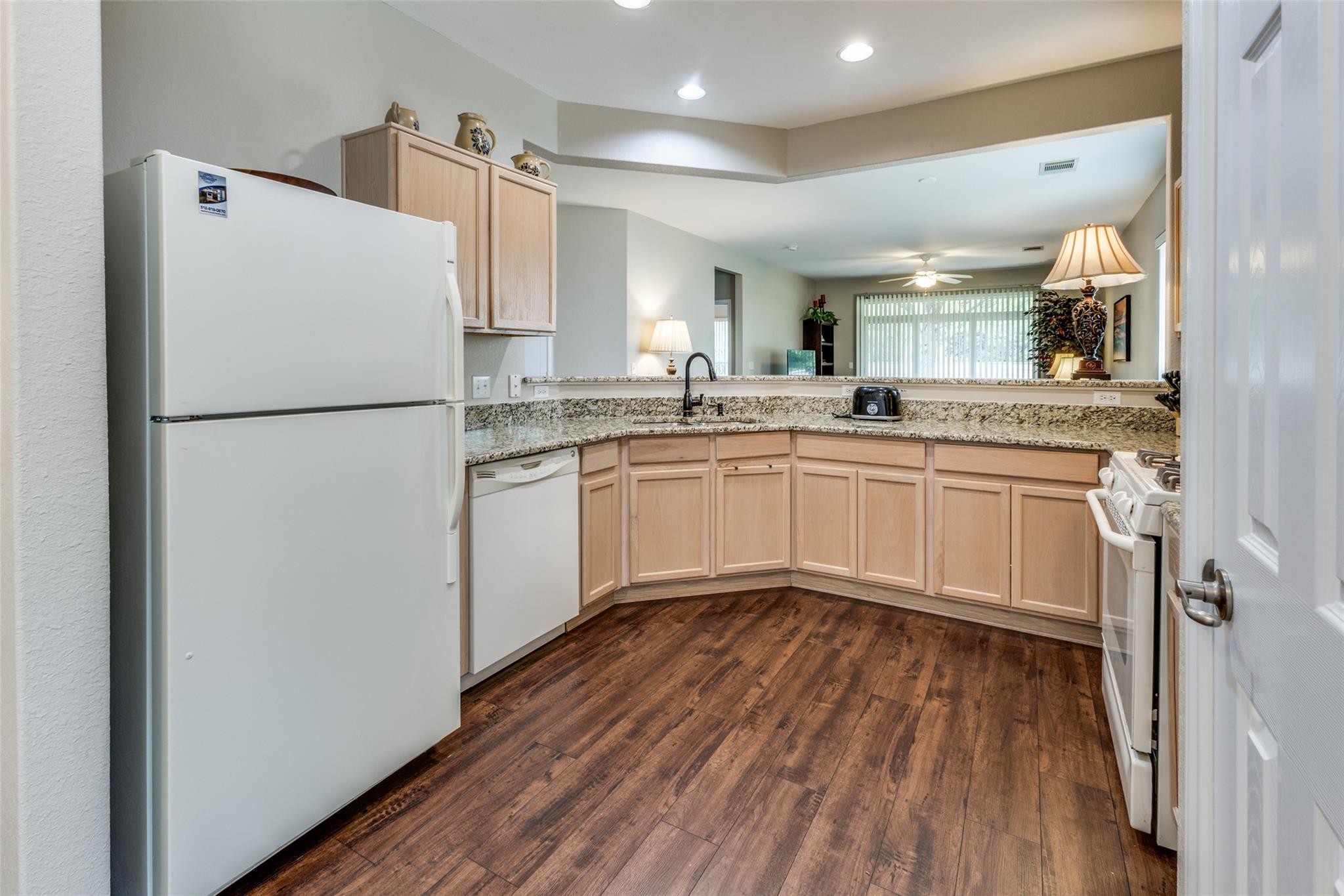 203 Essex Ln, Georgetown, TX 78633