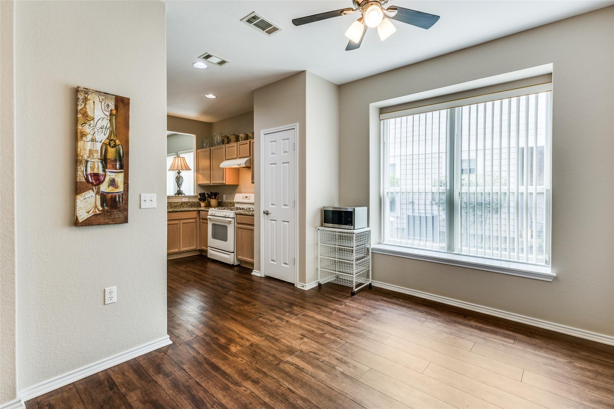 203 Essex Ln, Georgetown, TX 78633