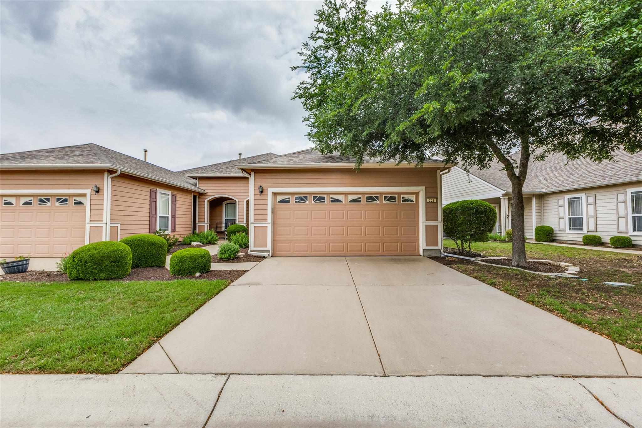 203 Essex Ln, Georgetown, TX 78633