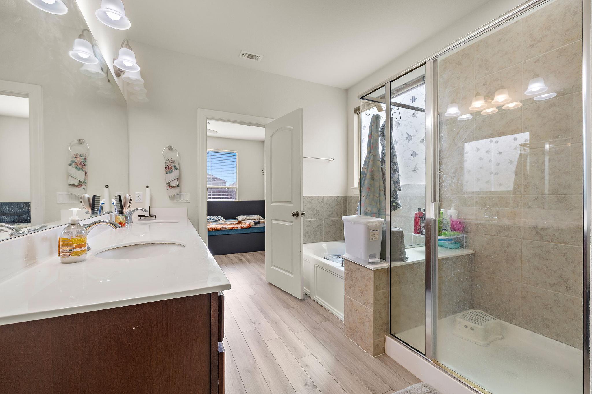 9807 Quercia Dr, Austin, TX 78717