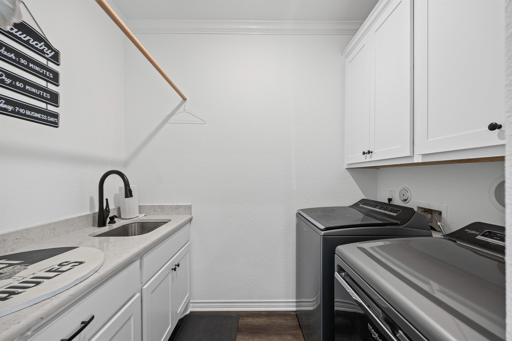 240 Oil Field Rd, Lockhart, TX 78644