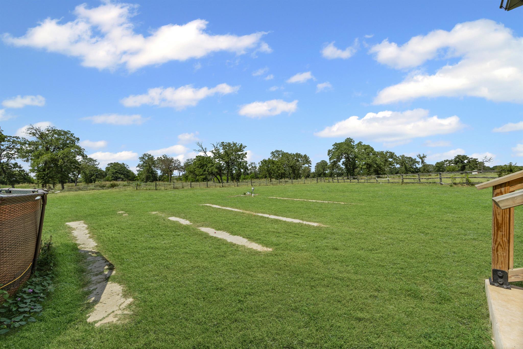 240 Oil Field Rd, Lockhart, TX 78644