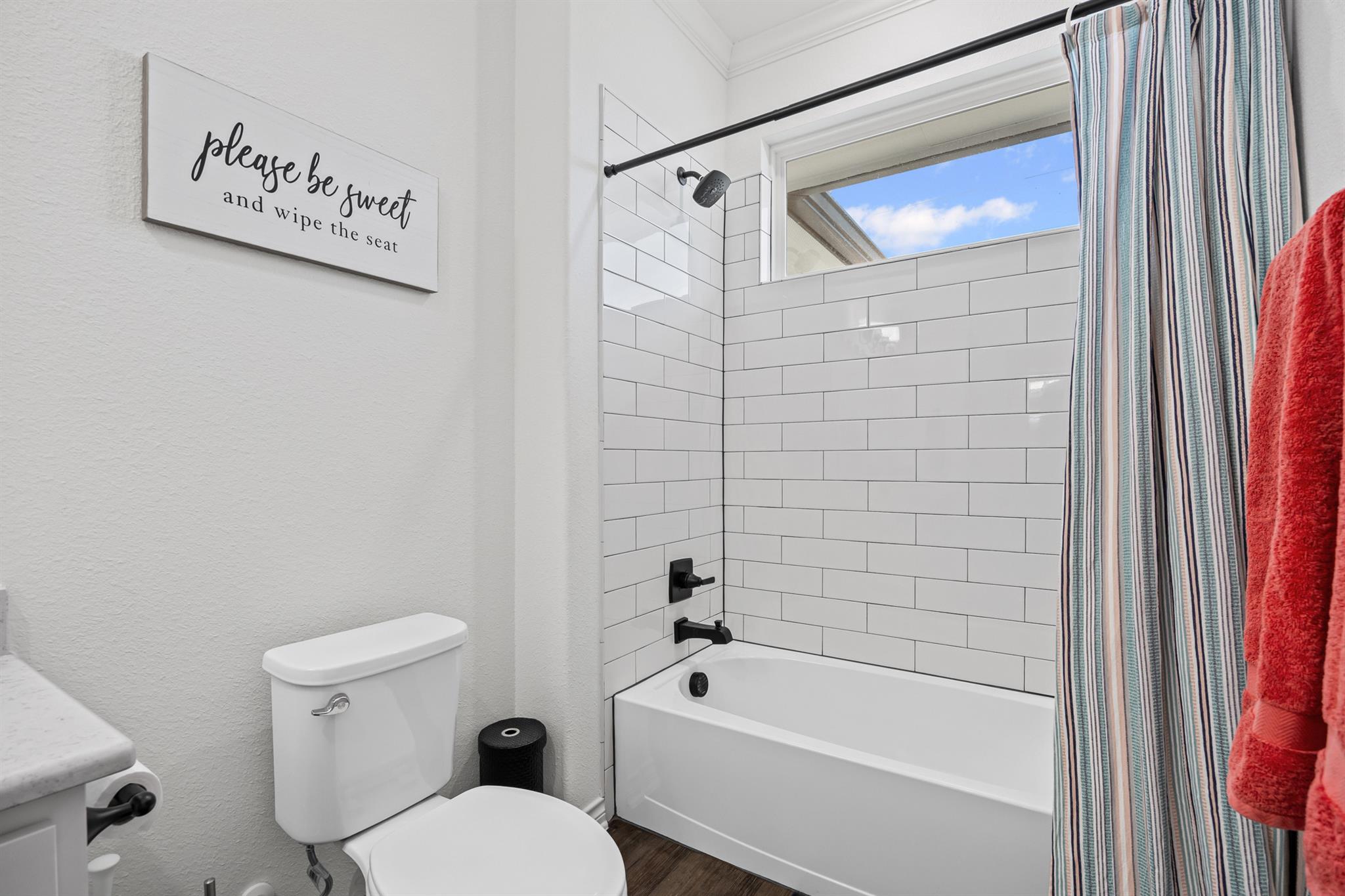 240 Oil Field Rd, Lockhart, TX 78644