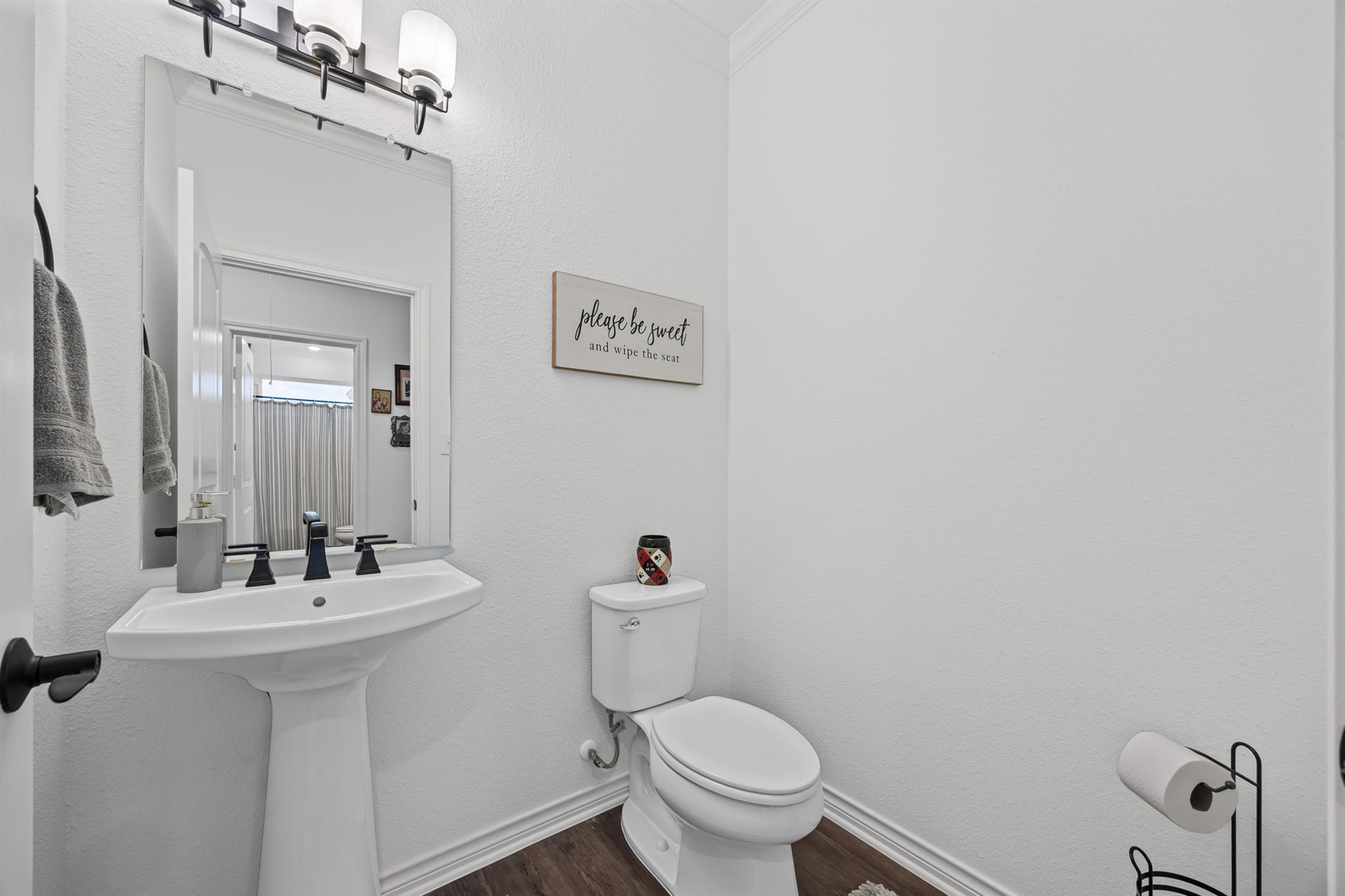 240 Oil Field Rd, Lockhart, TX 78644