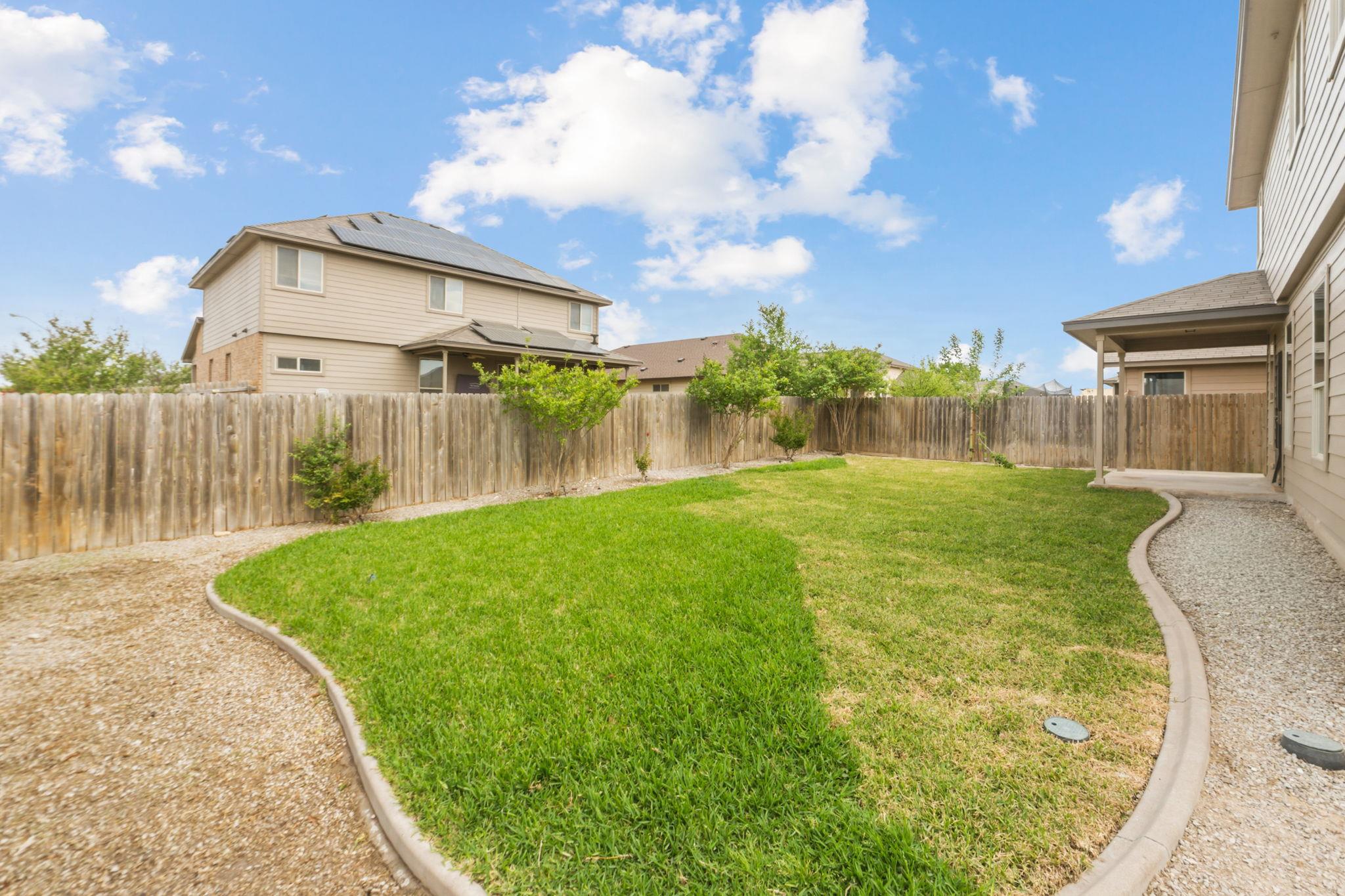 301 Serpentine Ln, Jarrell, TX 76537