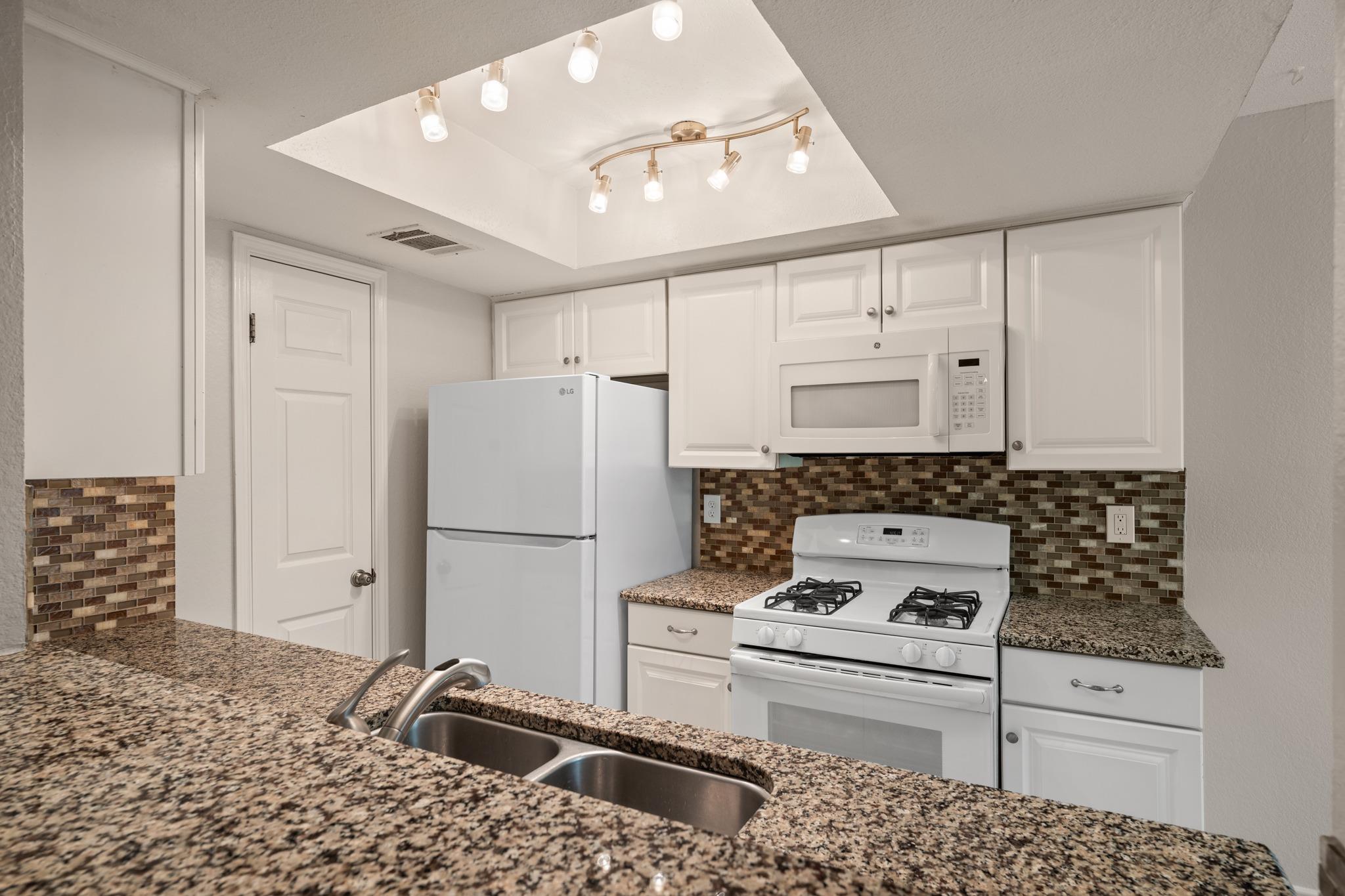 8006 Tuscarora Trl, Austin, TX 78729