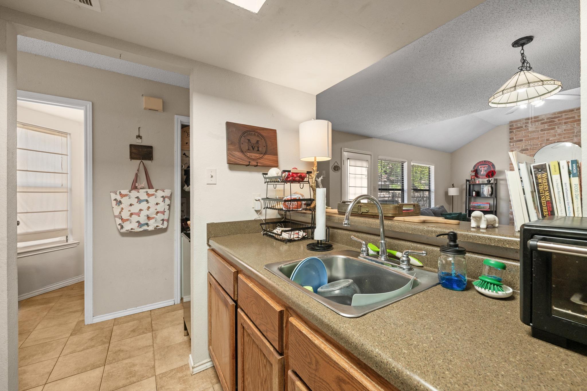 8006 Tuscarora Trl, Austin, TX 78729