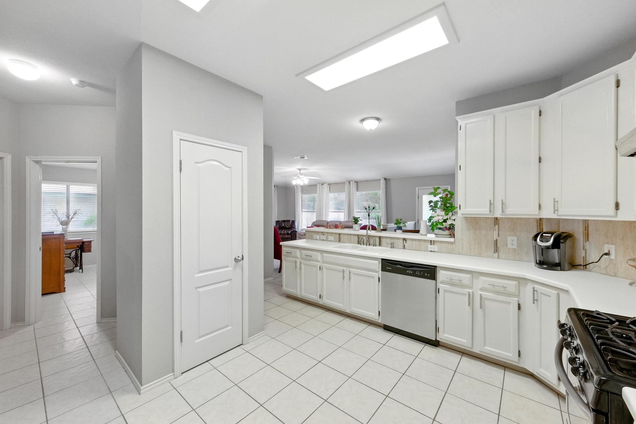 9602 Tea Rose Trl, Austin, TX 78748