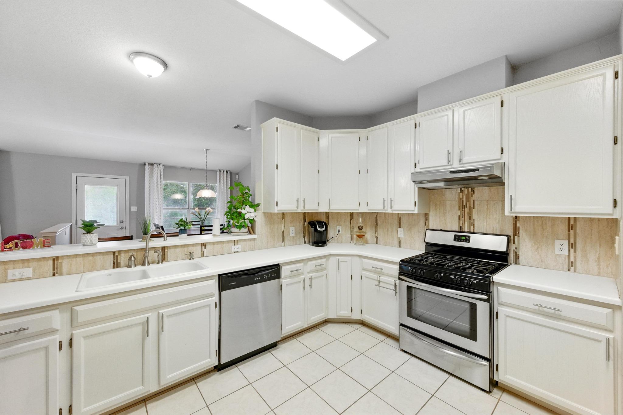 9602 Tea Rose Trl, Austin, TX 78748