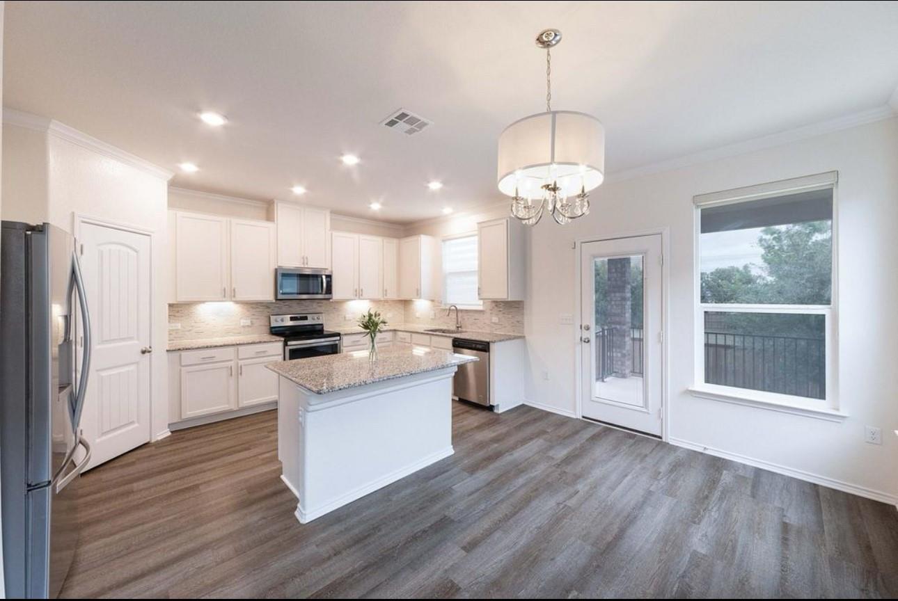 803 Sandhill Dr, Austin, TX 78748