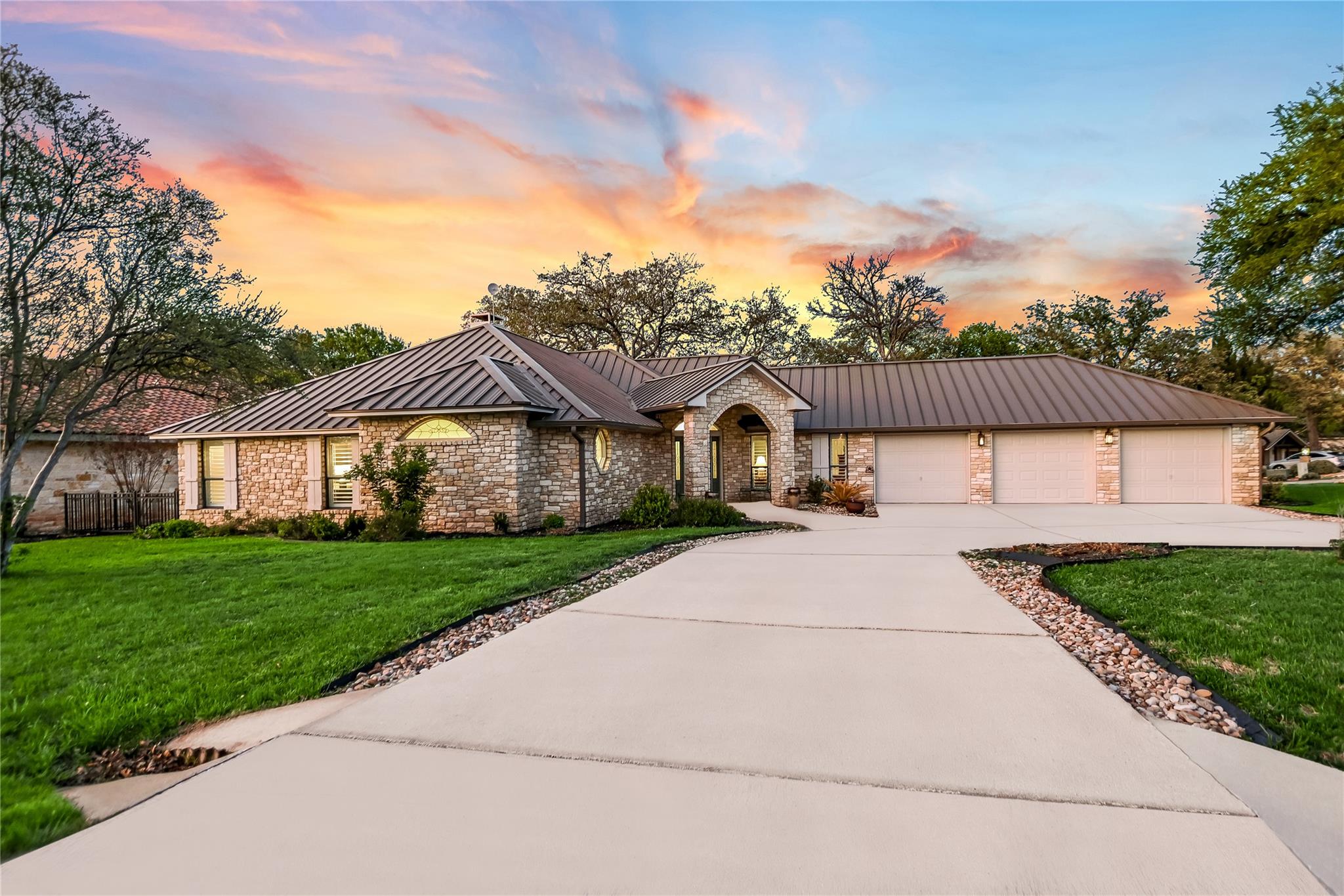 501 Sombrero, Horseshoe Bay, TX 78657