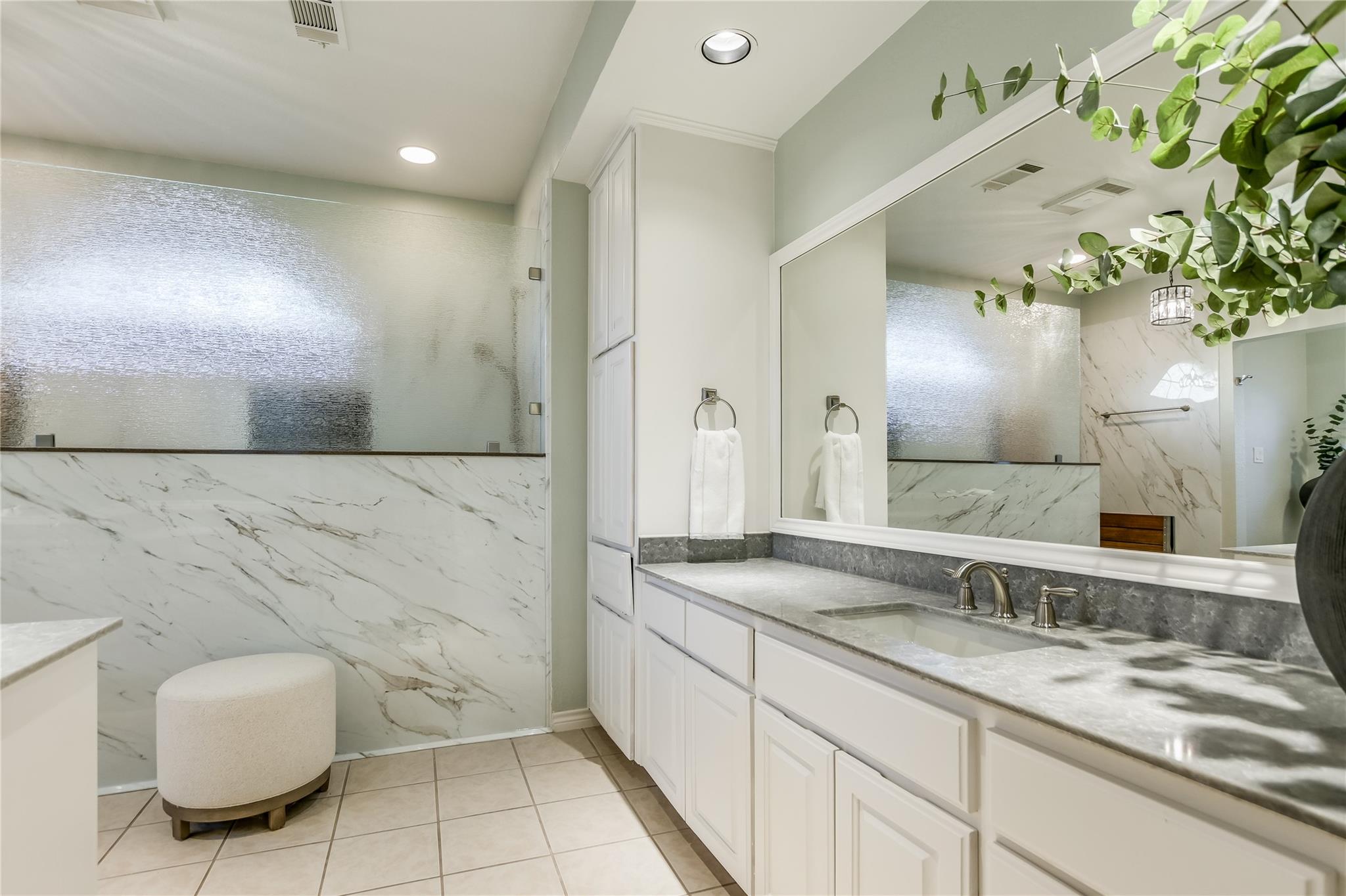 501 Sombrero, Horseshoe Bay, TX 78657