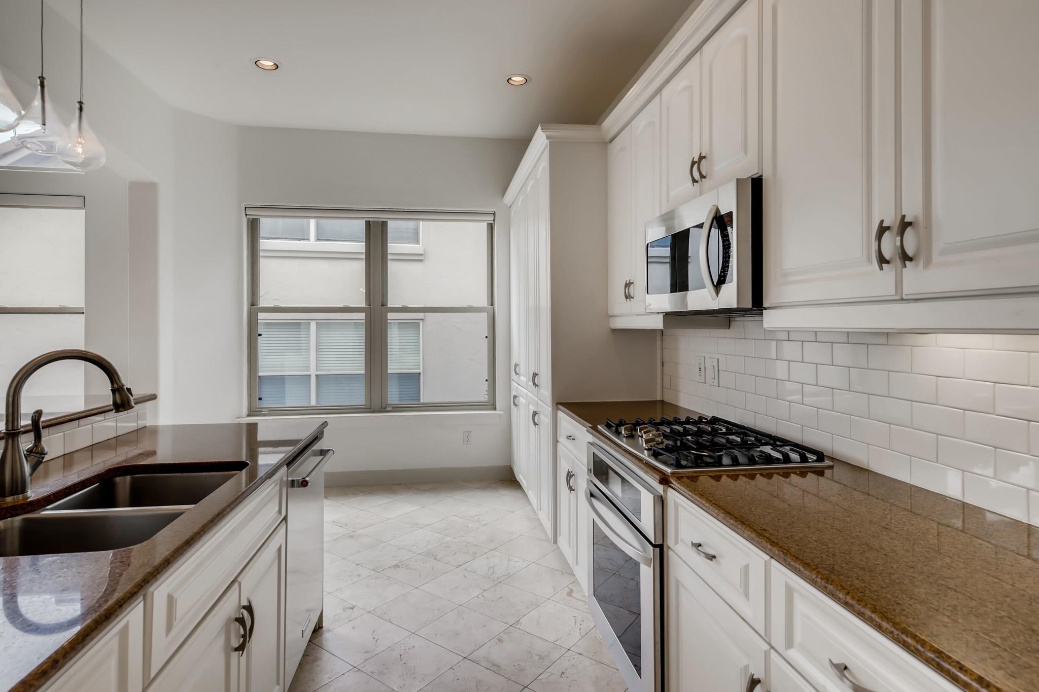 2800 Waymaker Way # 27, Austin, TX 78746