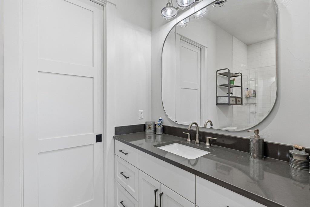 1660 Windmill Run Rd, Wimberley, TX 78676