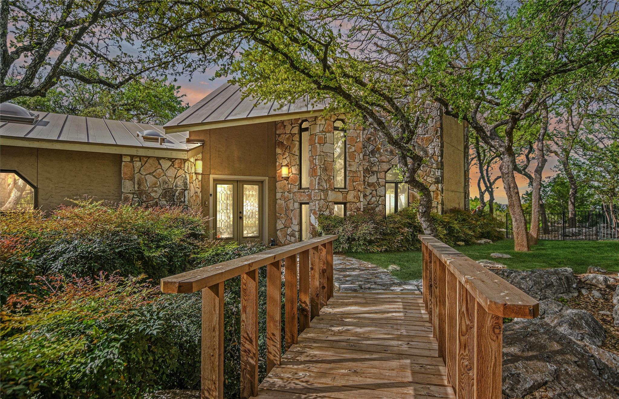 900 Sharp Rock, Horseshoe Bay, TX 78657