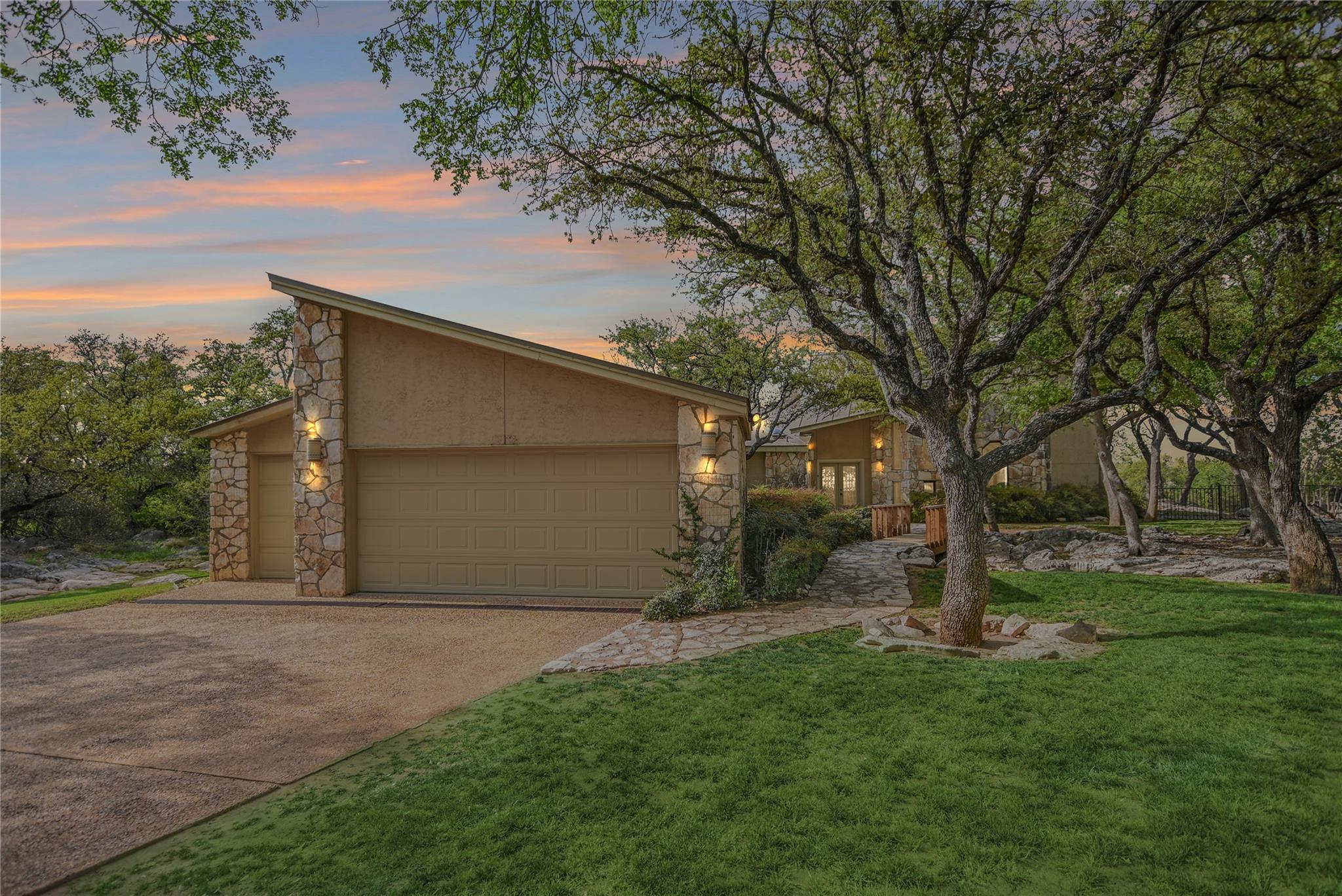 900 Sharp Rock, Horseshoe Bay, TX 78657