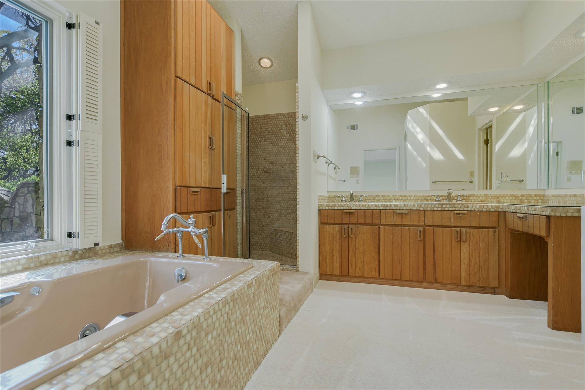 900 Sharp Rock, Horseshoe Bay, TX 78657