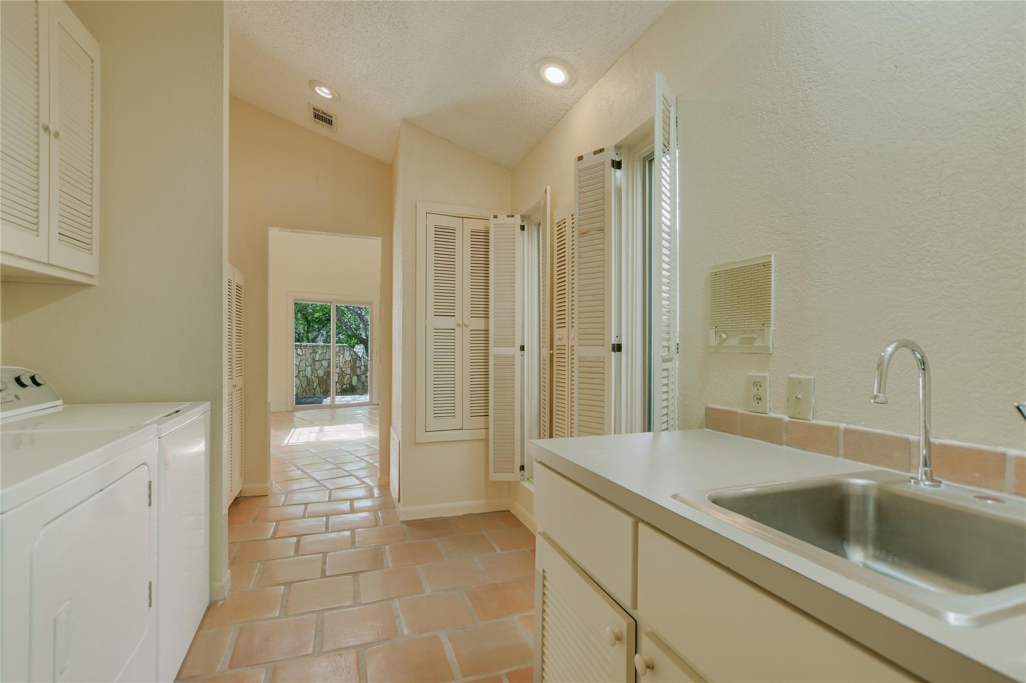 900 Sharp Rock, Horseshoe Bay, TX 78657