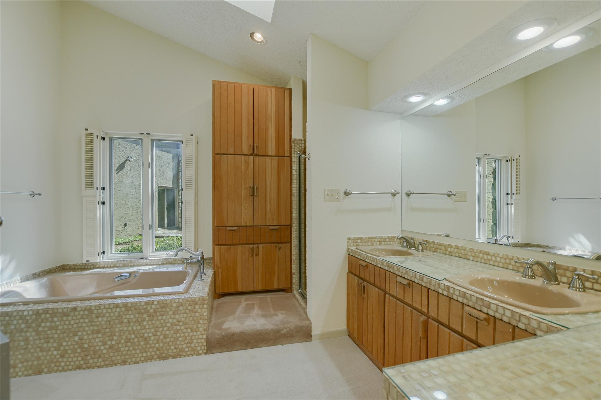 900 Sharp Rock, Horseshoe Bay, TX 78657