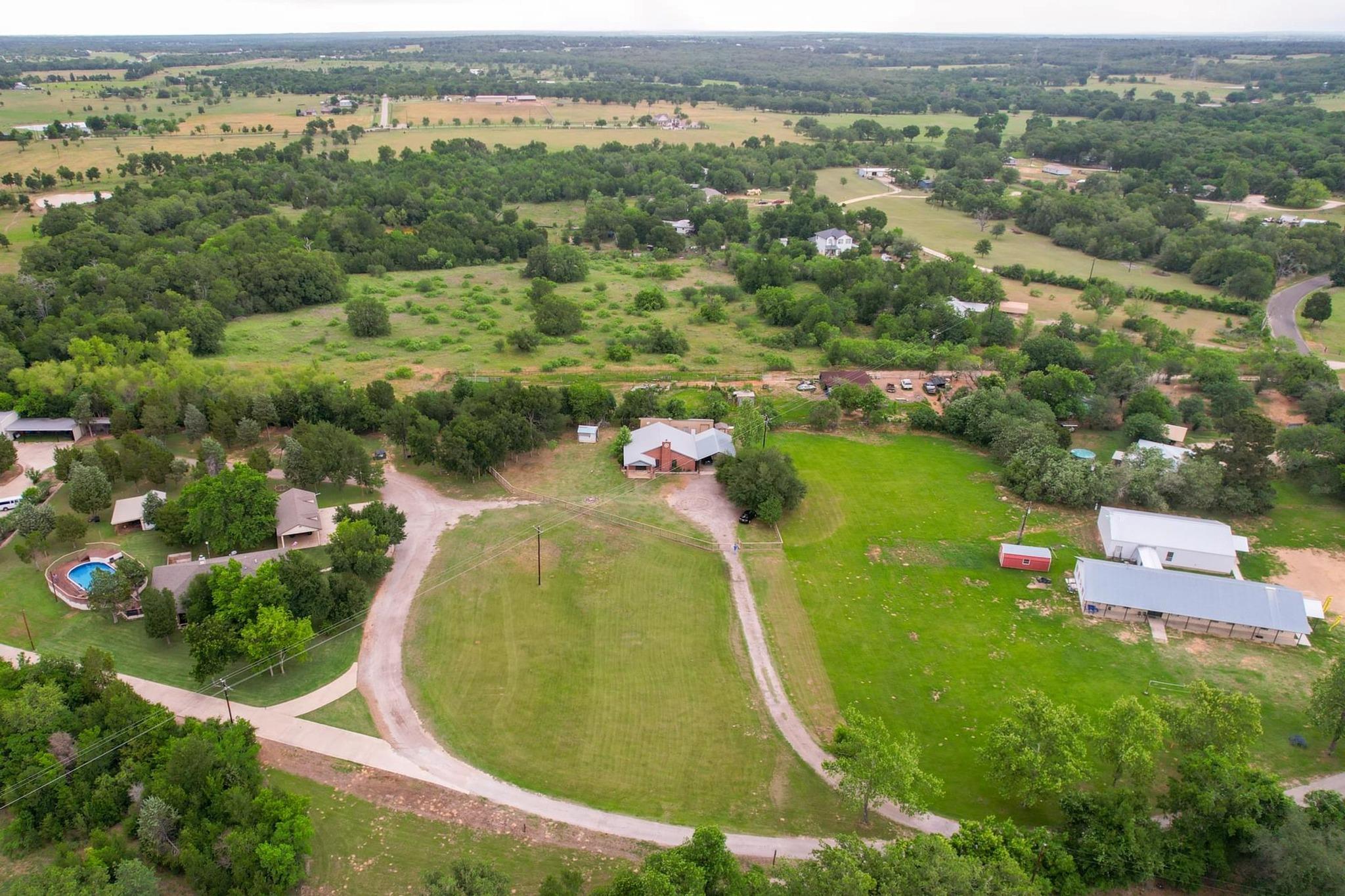 176 Old Lexington Rd # C, Elgin, TX 78621