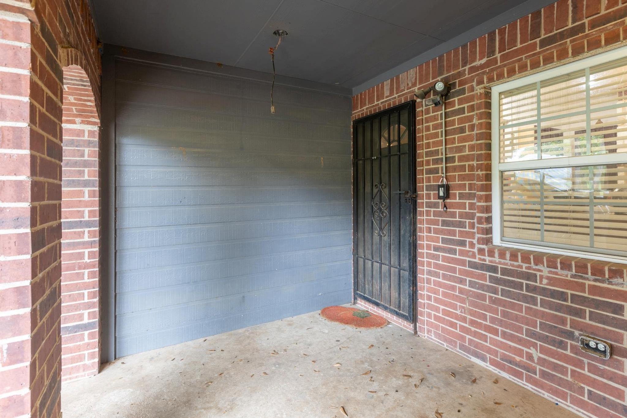 176 Old Lexington Rd # C, Elgin, TX 78621