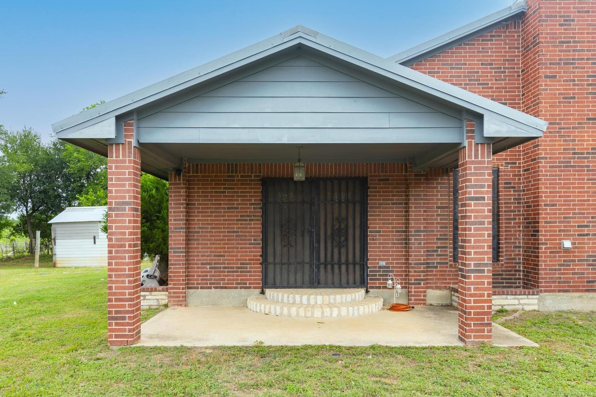 176 Old Lexington Rd # C, Elgin, TX 78621