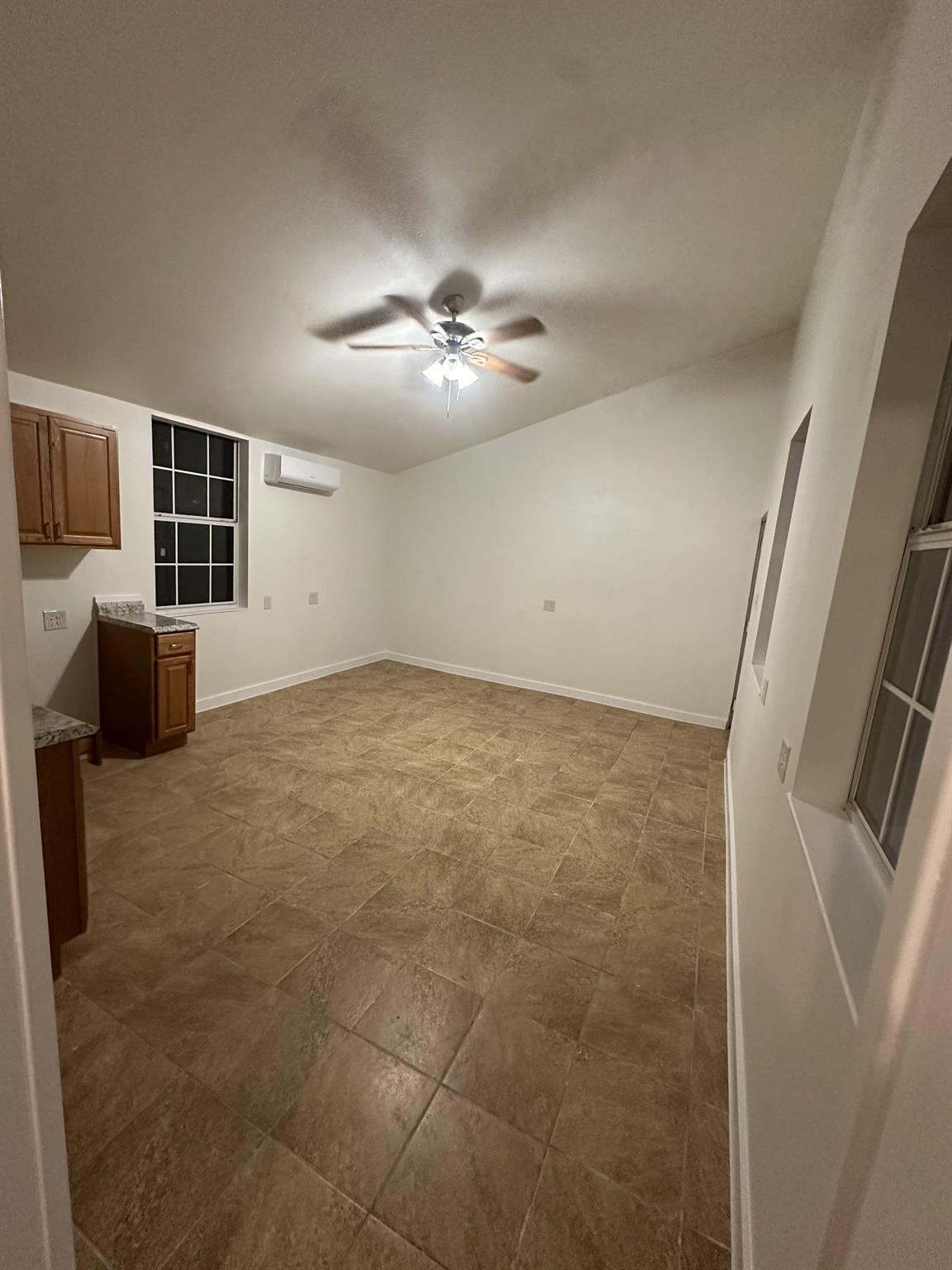 176 Old Lexington Rd # C, Elgin, TX 78621