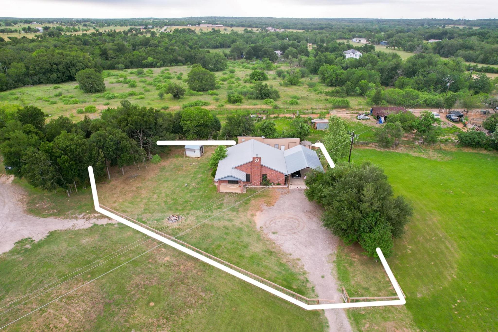 176 Old Lexington Rd # C, Elgin, TX 78621