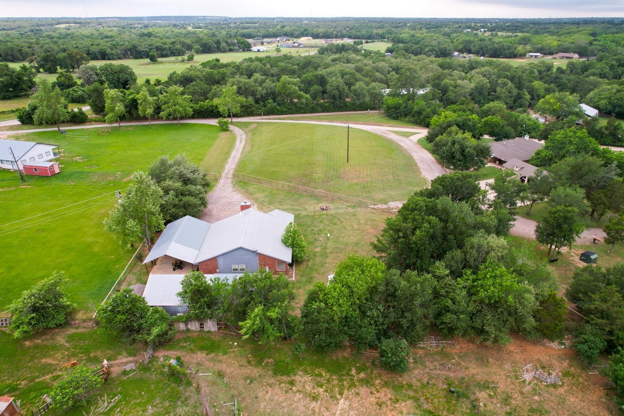 176 Old Lexington Rd # C, Elgin, TX 78621