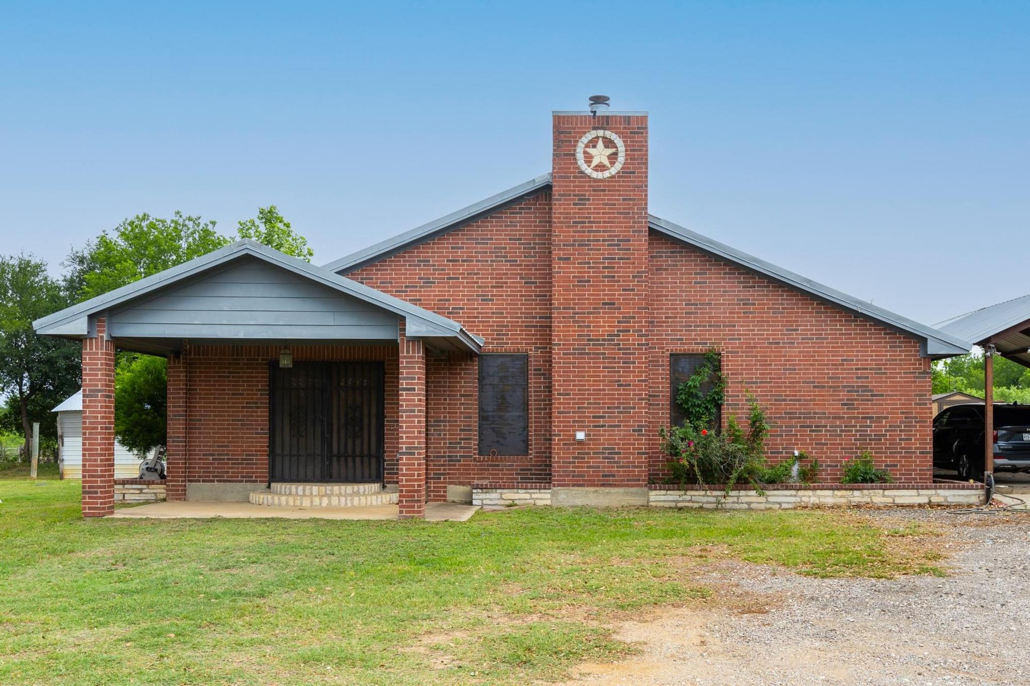 176 Old Lexington Rd # C, Elgin, TX 78621