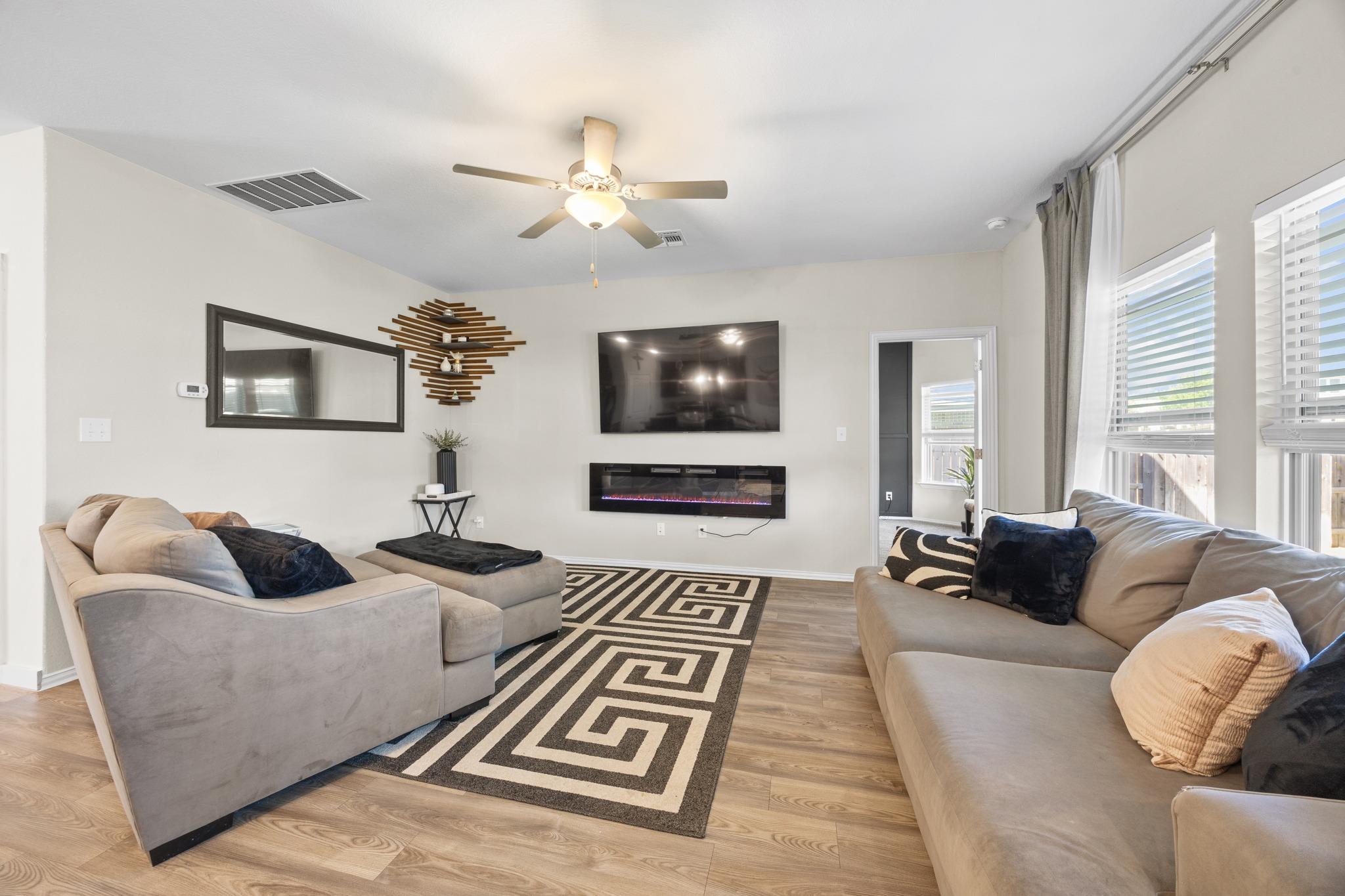 361 Bright Star Ln, Georgetown, TX 78628