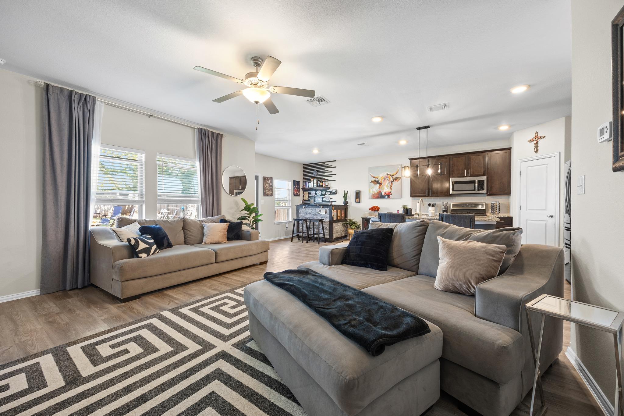 361 Bright Star Ln, Georgetown, TX 78628