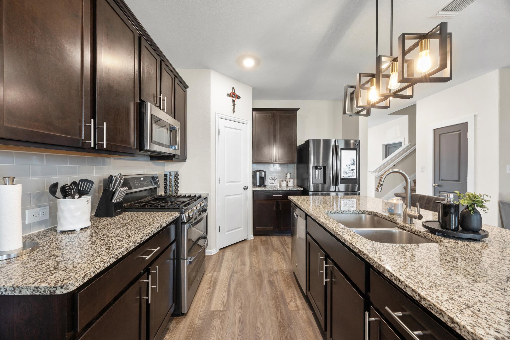 361 Bright Star Ln, Georgetown, TX 78628