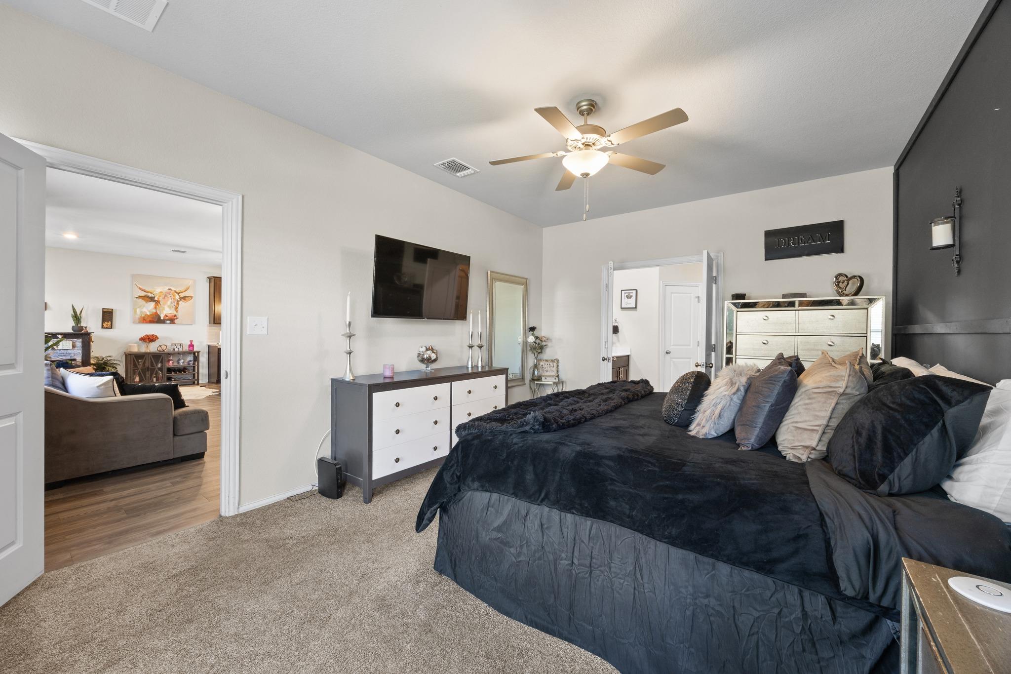 361 Bright Star Ln, Georgetown, TX 78628