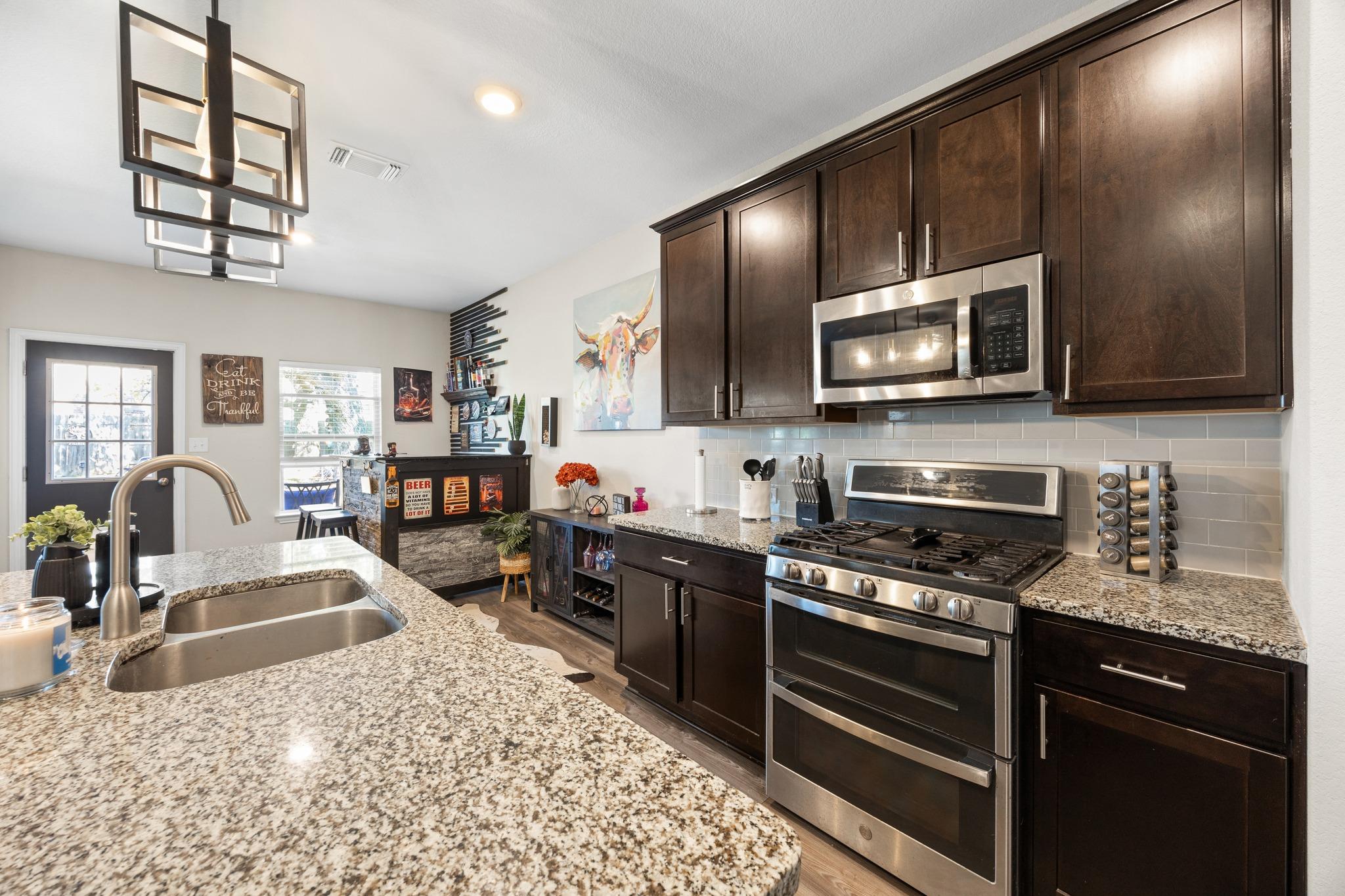 361 Bright Star Ln, Georgetown, TX 78628