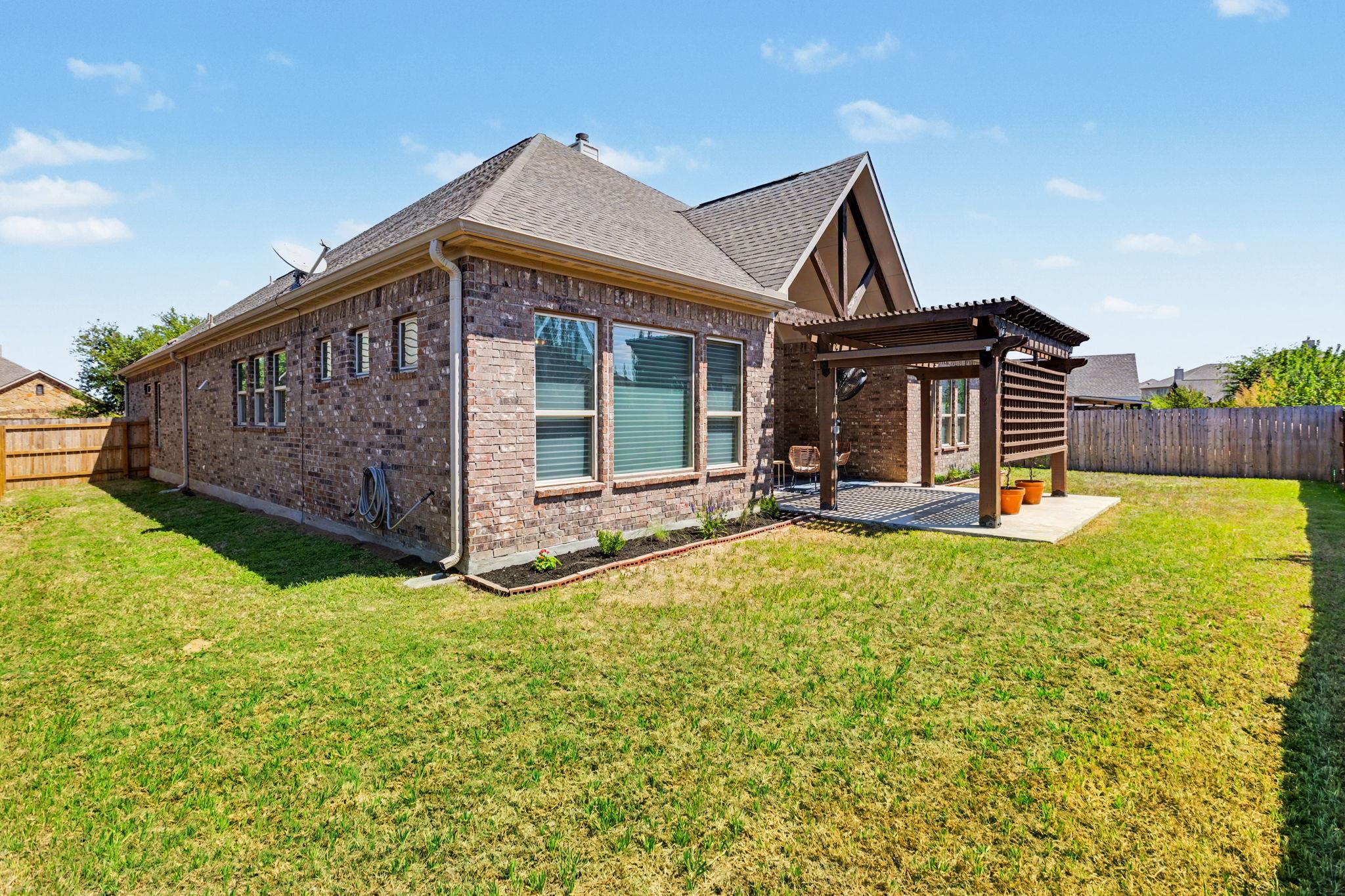 549 Clear Springs Holw, Buda, TX 78610