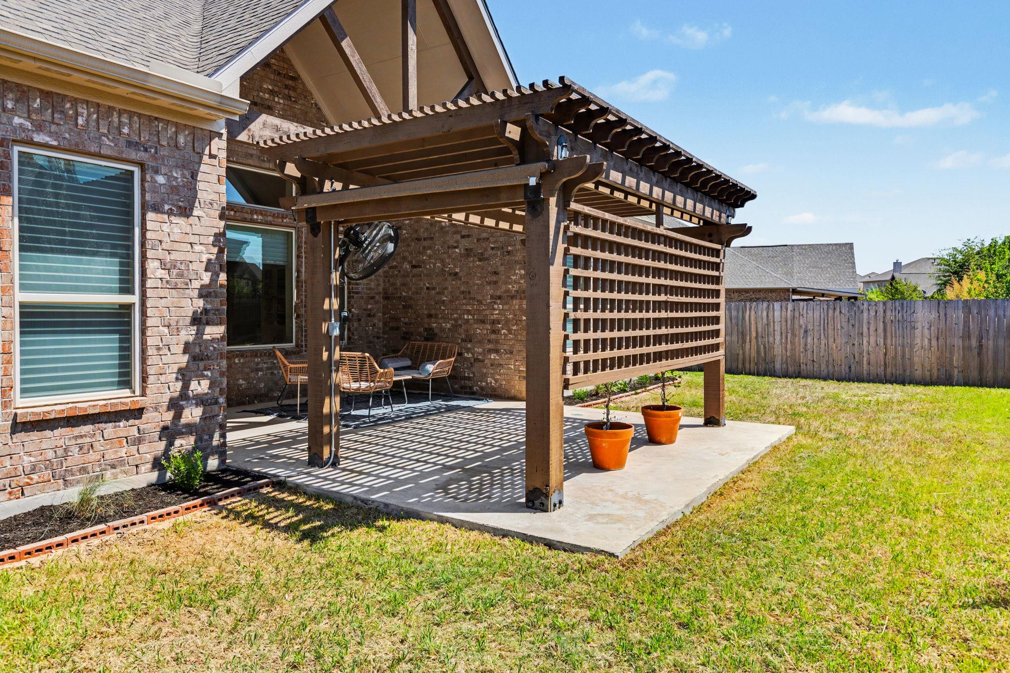 549 Clear Springs Holw, Buda, TX 78610