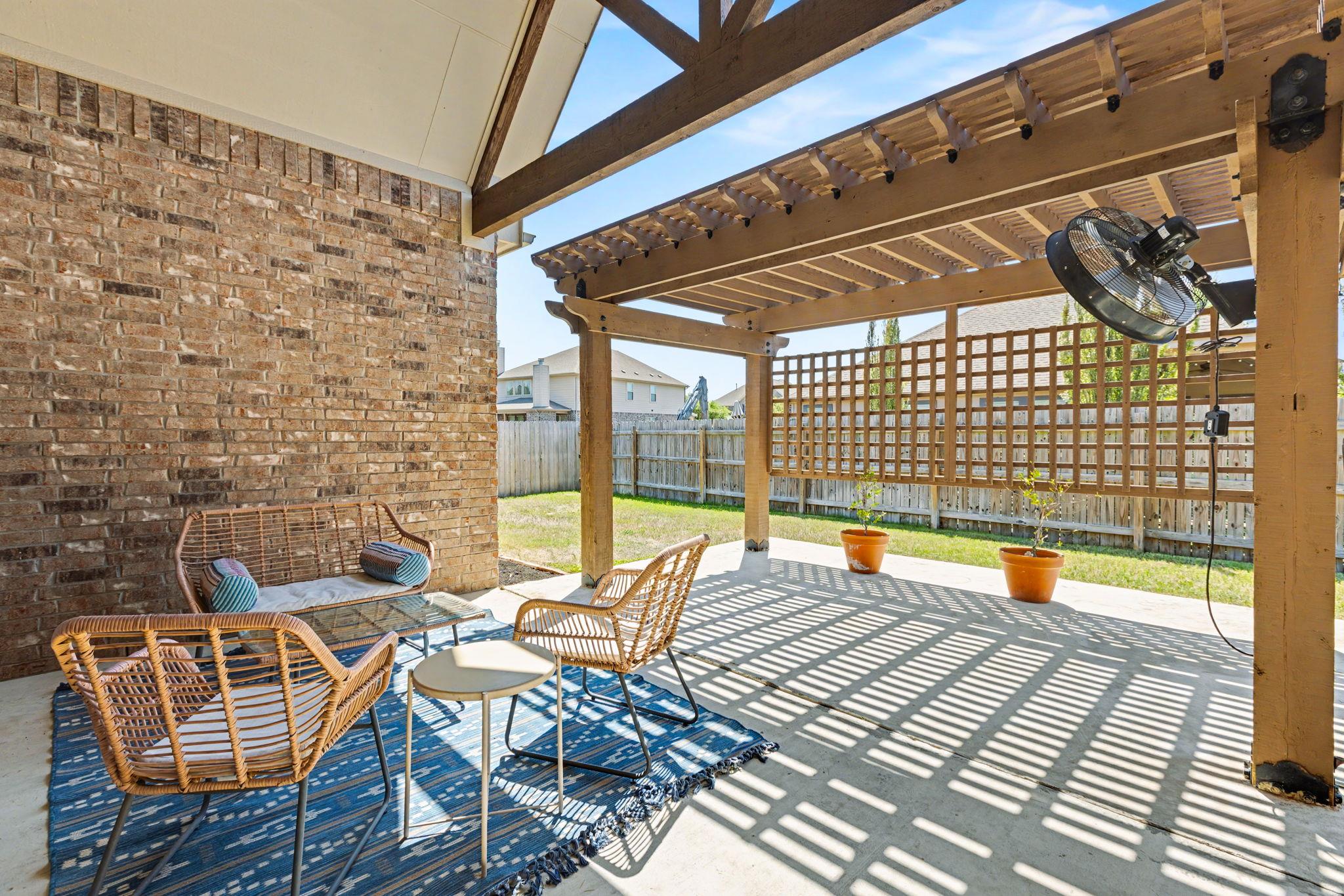 549 Clear Springs Holw, Buda, TX 78610