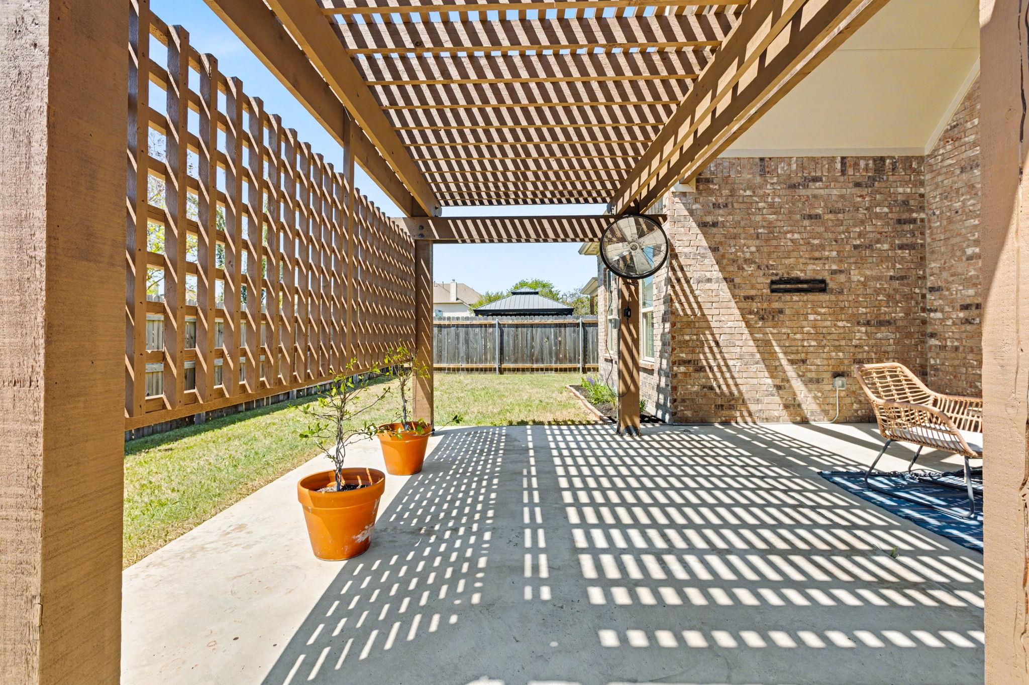 549 Clear Springs Holw, Buda, TX 78610