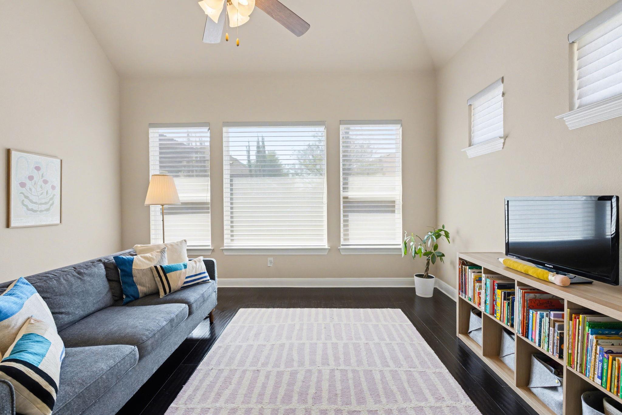 549 Clear Springs Holw, Buda, TX 78610