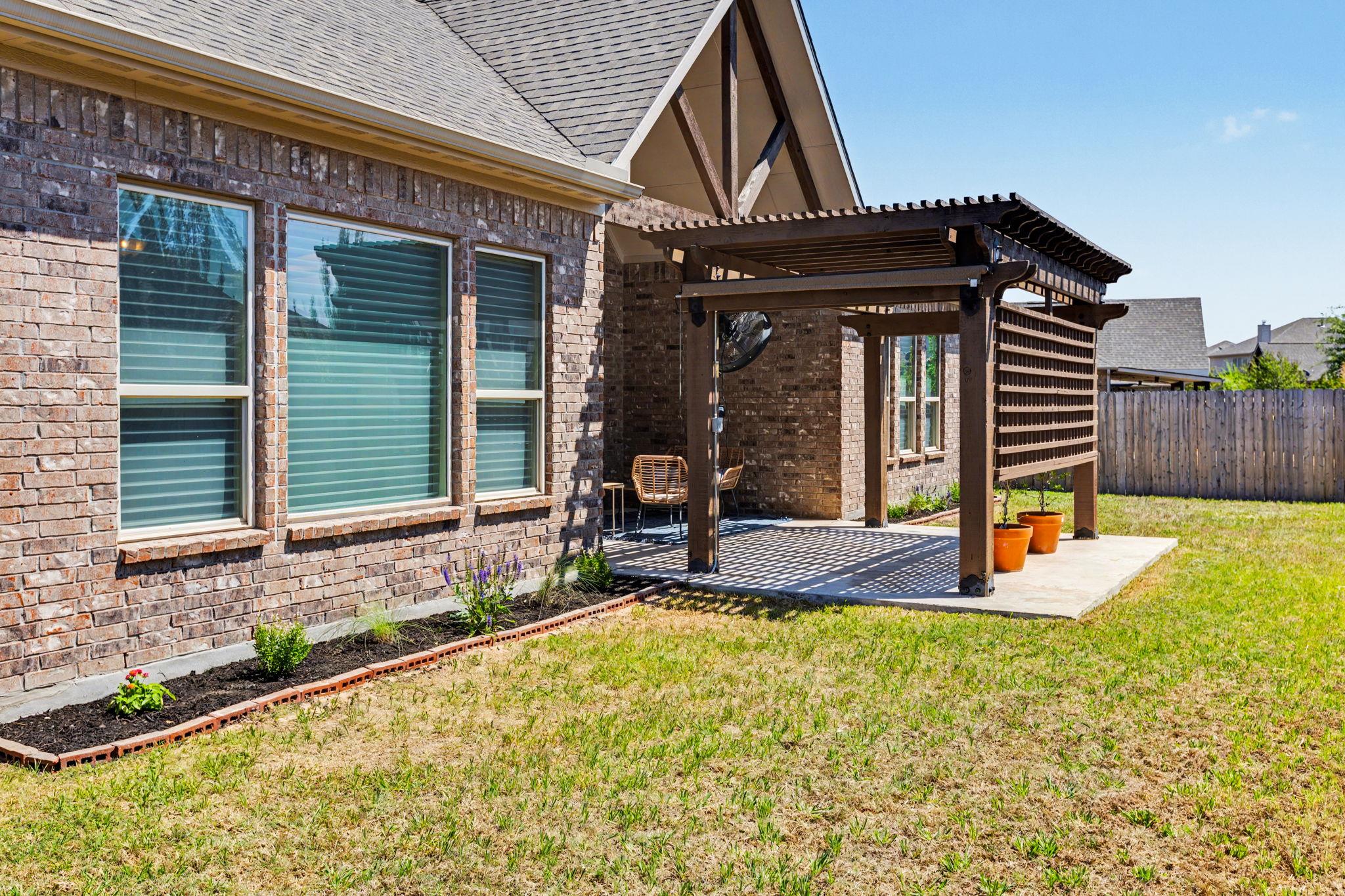 549 Clear Springs Holw, Buda, TX 78610