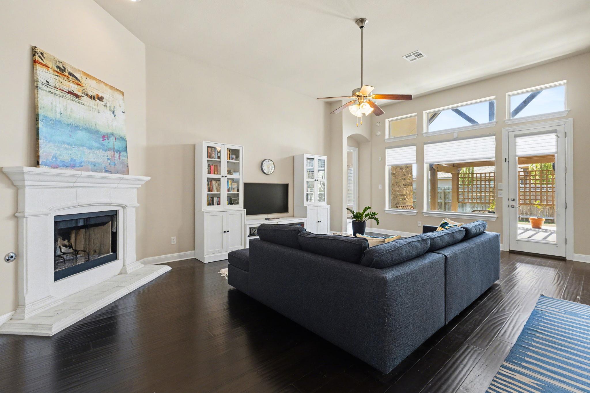 549 Clear Springs Holw, Buda, TX 78610